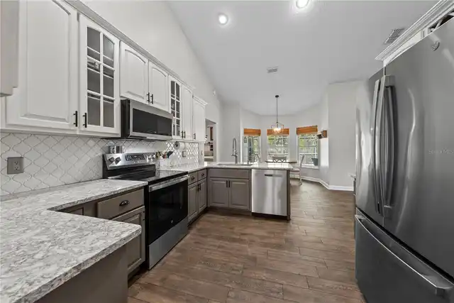 Listing Photo 10