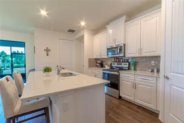Listing Photo 17