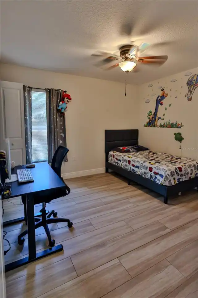 Listing Photo 10