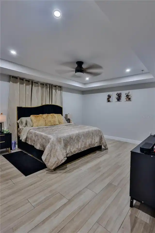 Listing Photo 14