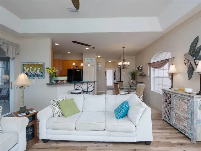 Listing Photo 9