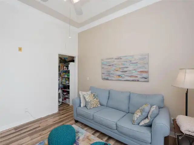 Listing Photo 28