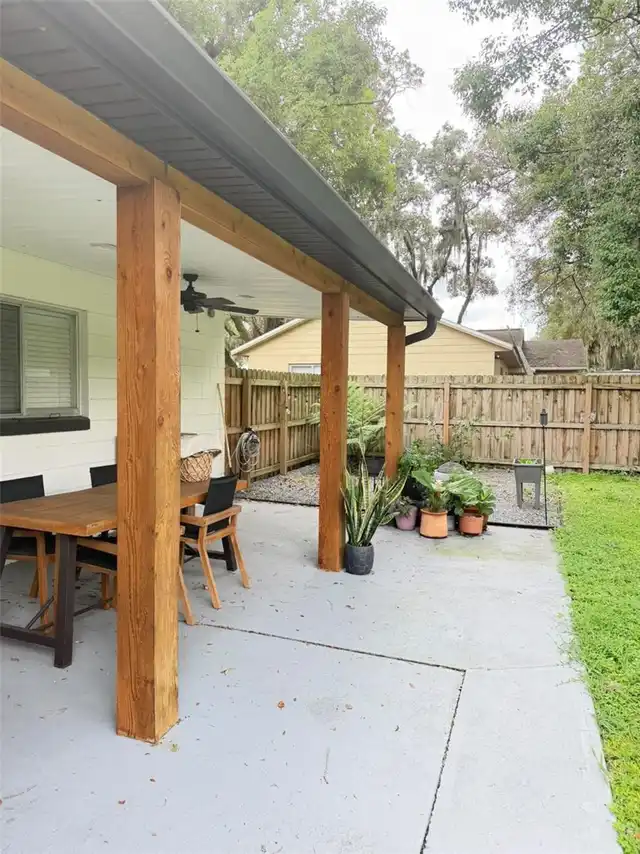 Listing Photo 11