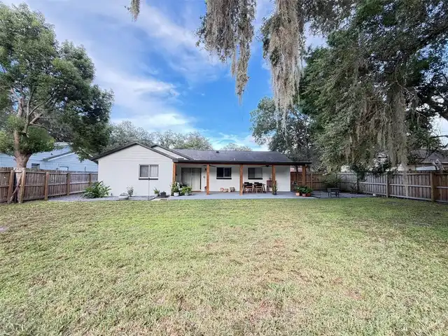 Listing Photo 12
