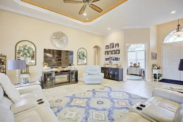 Listing Photo 6