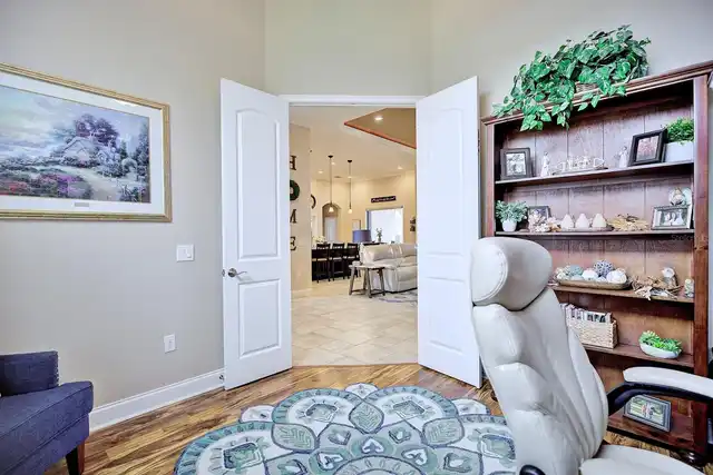 Listing Photo 17