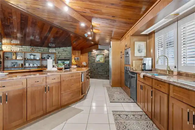 Listing Photo 22