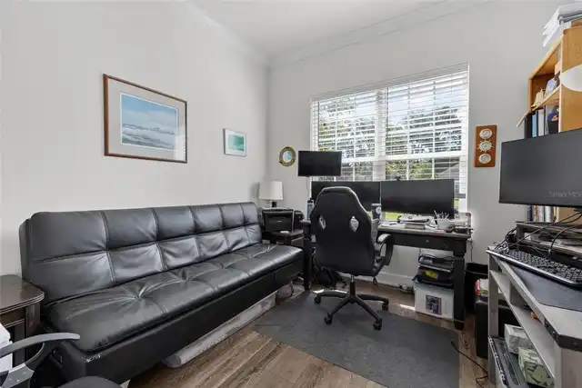 Listing Photo 9