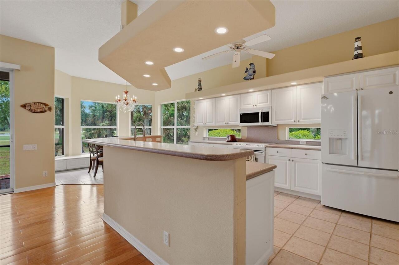 Listing Photo 11