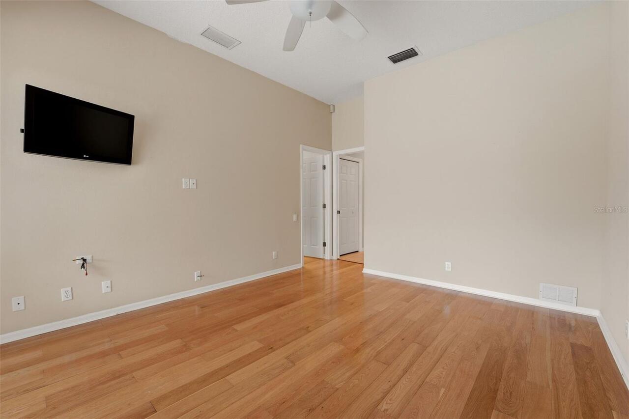 Listing Photo 24