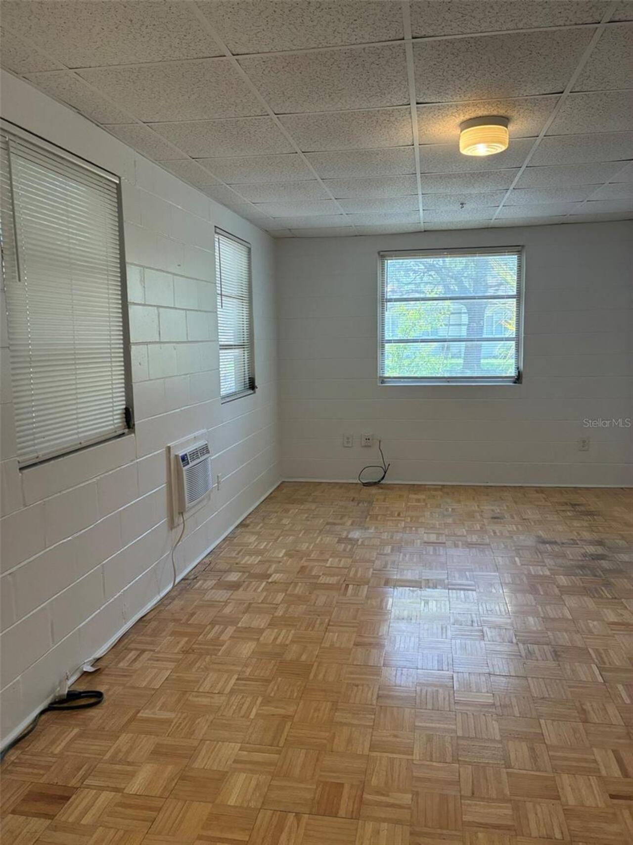 Listing Photo 10