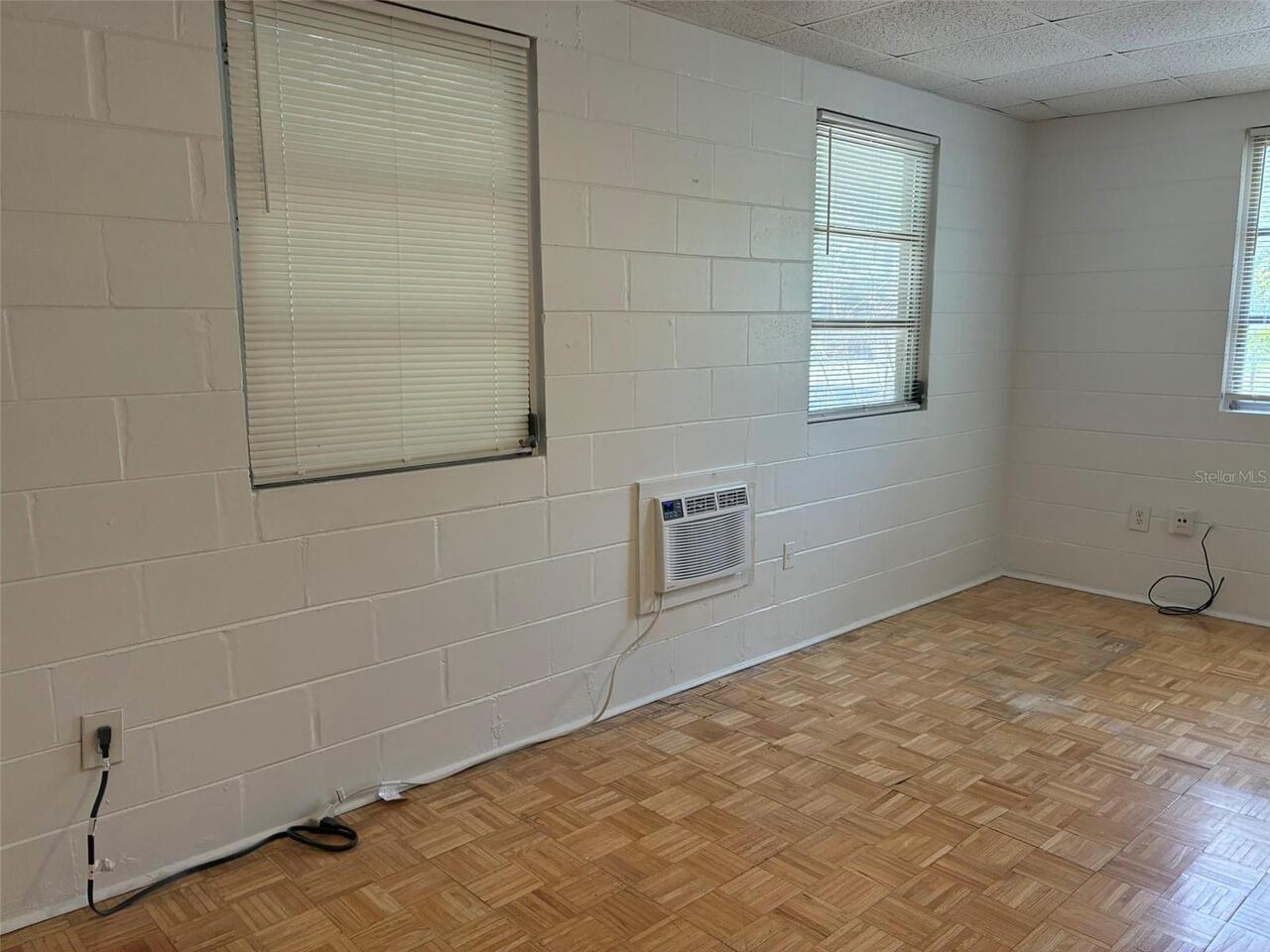 Listing Photo 11