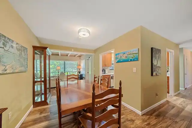 Listing Photo 11