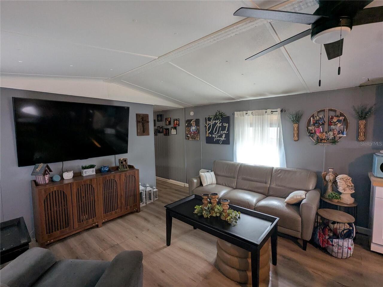 Listing Photo 6