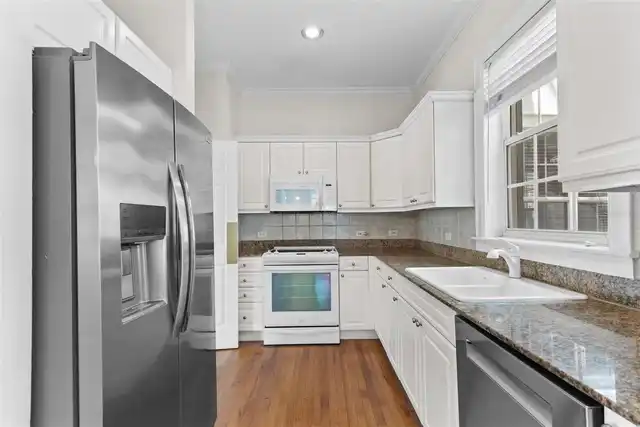 Listing Photo 18