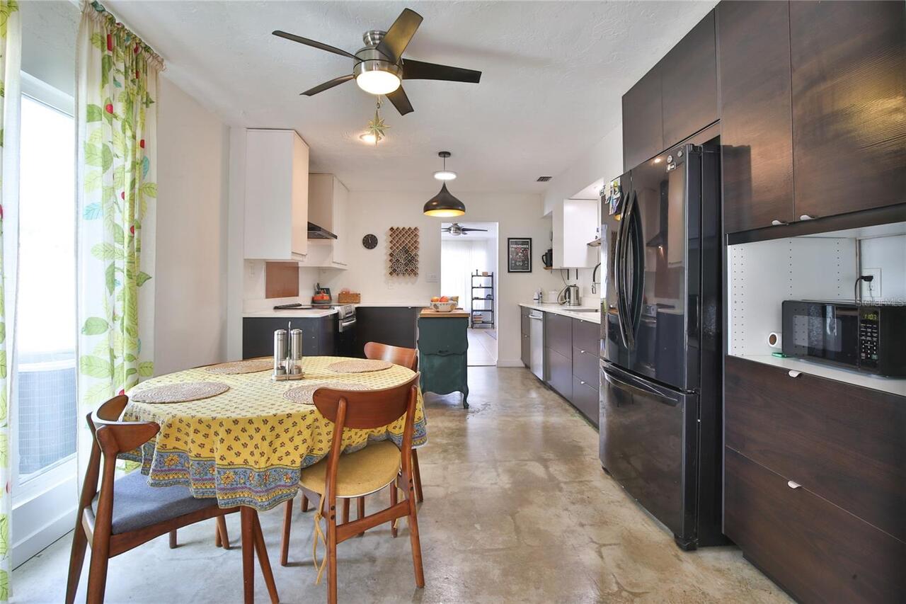 Listing Photo 11