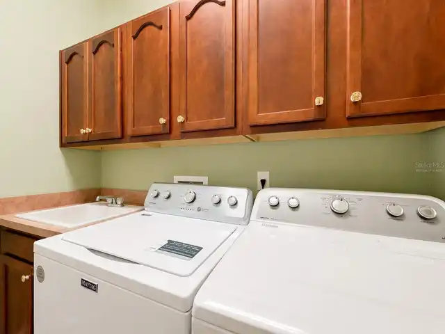 Listing Photo 11
