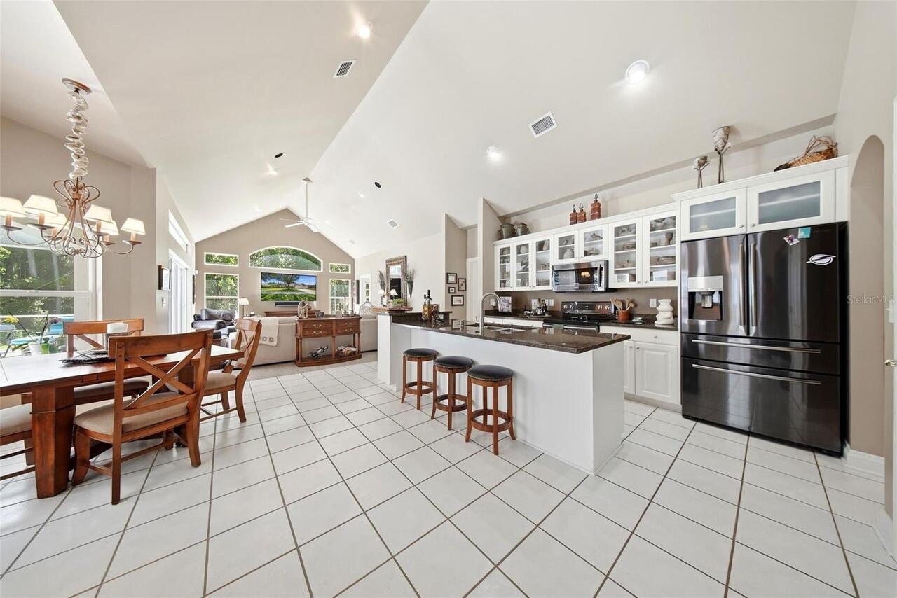 Listing Photo 12