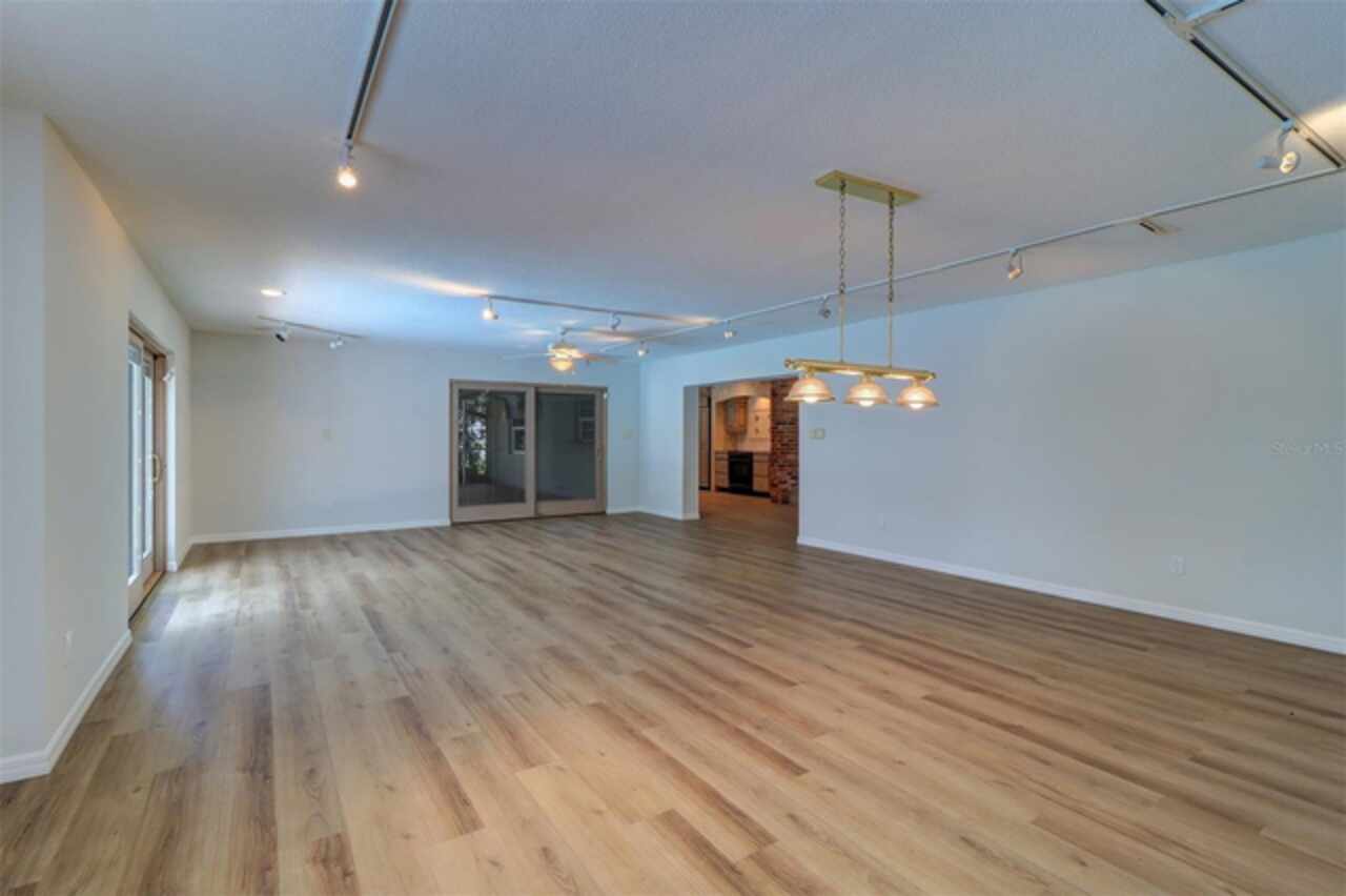 Listing Photo 22