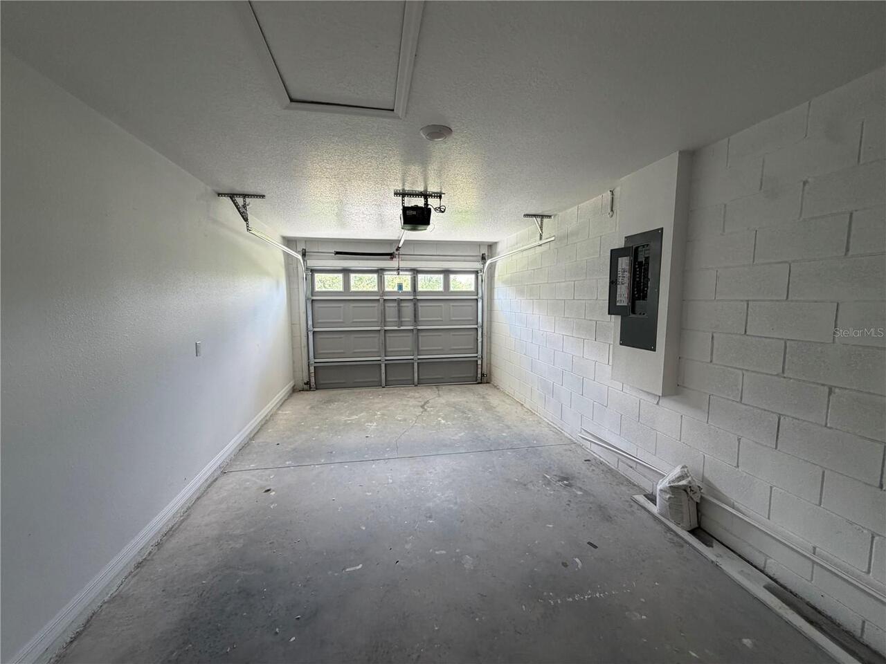 Listing Photo 12