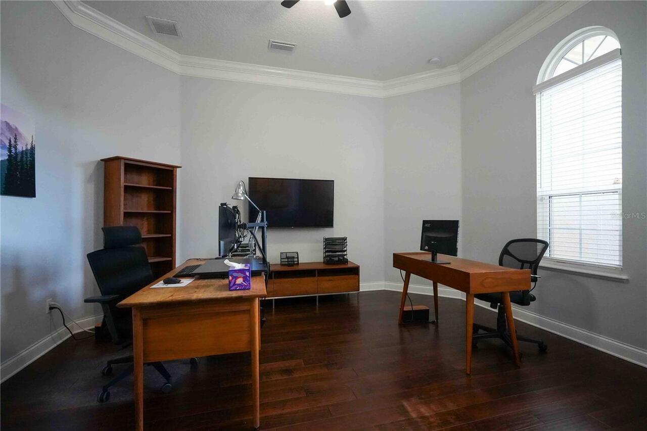 Listing Photo 17