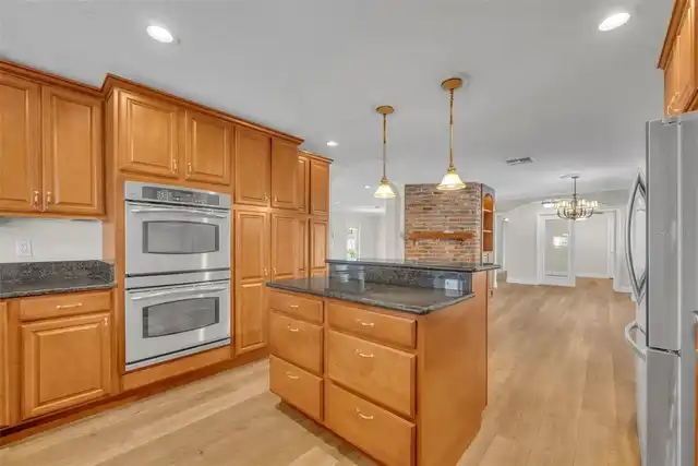 Listing Photo 15