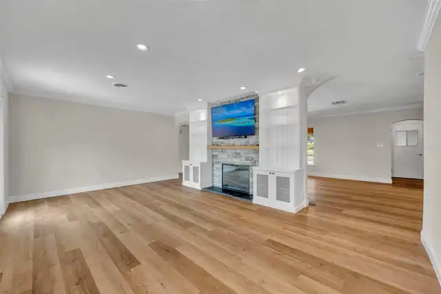 Listing Photo 17