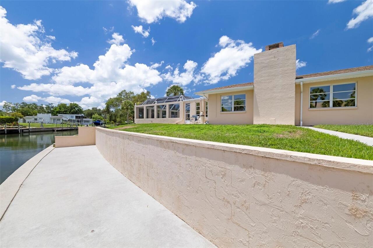 Listing Photo 11