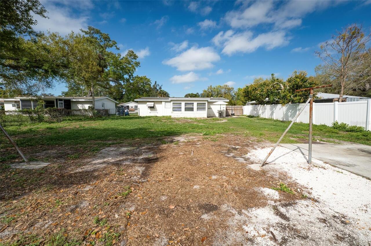 Listing Photo 12