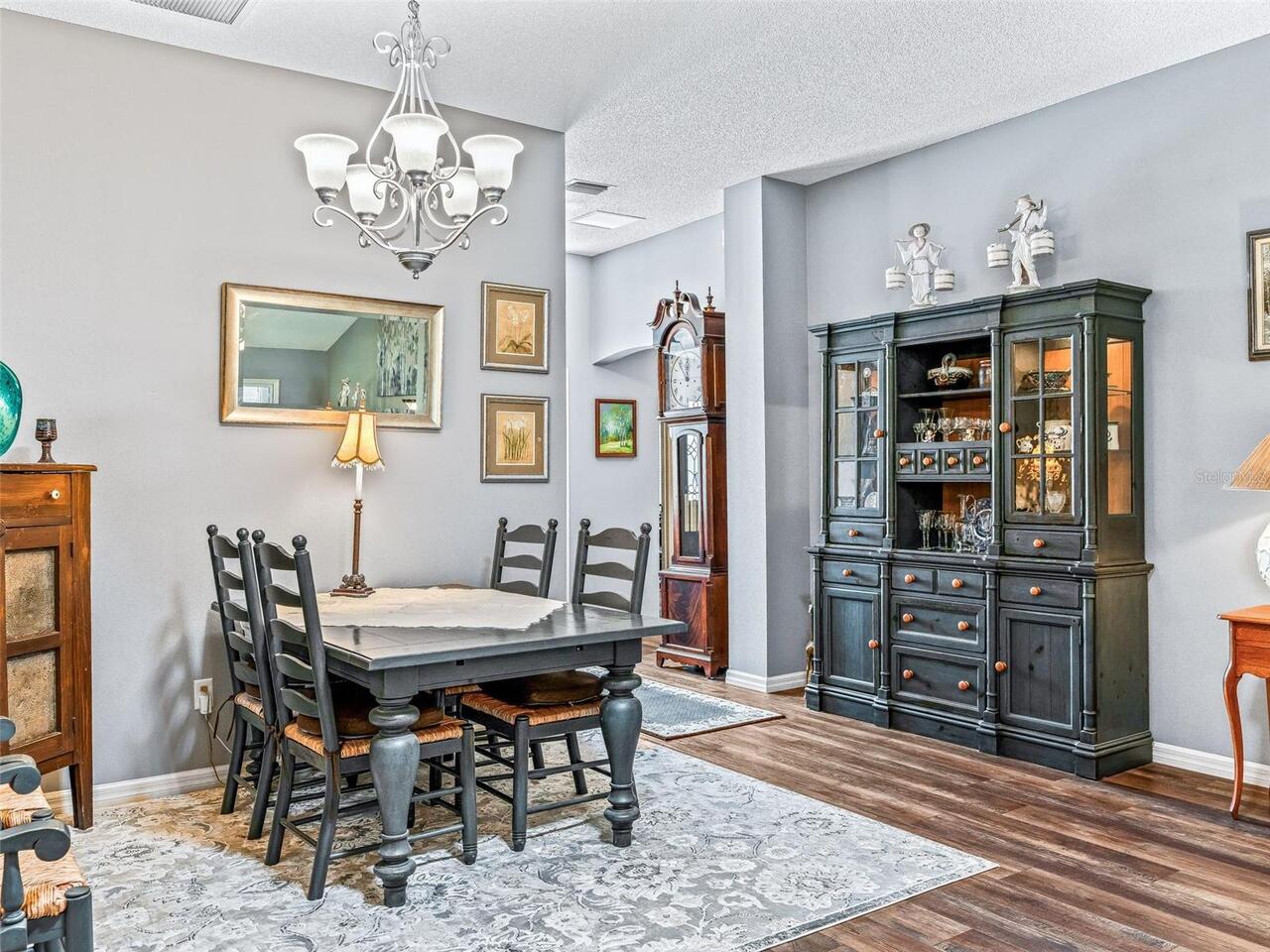 Listing Photo 12