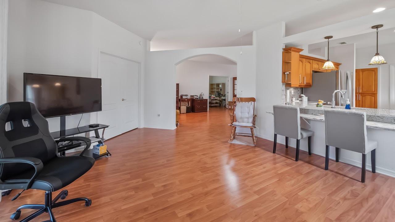 Listing Photo 9
