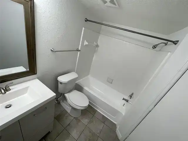 Listing Photo 10