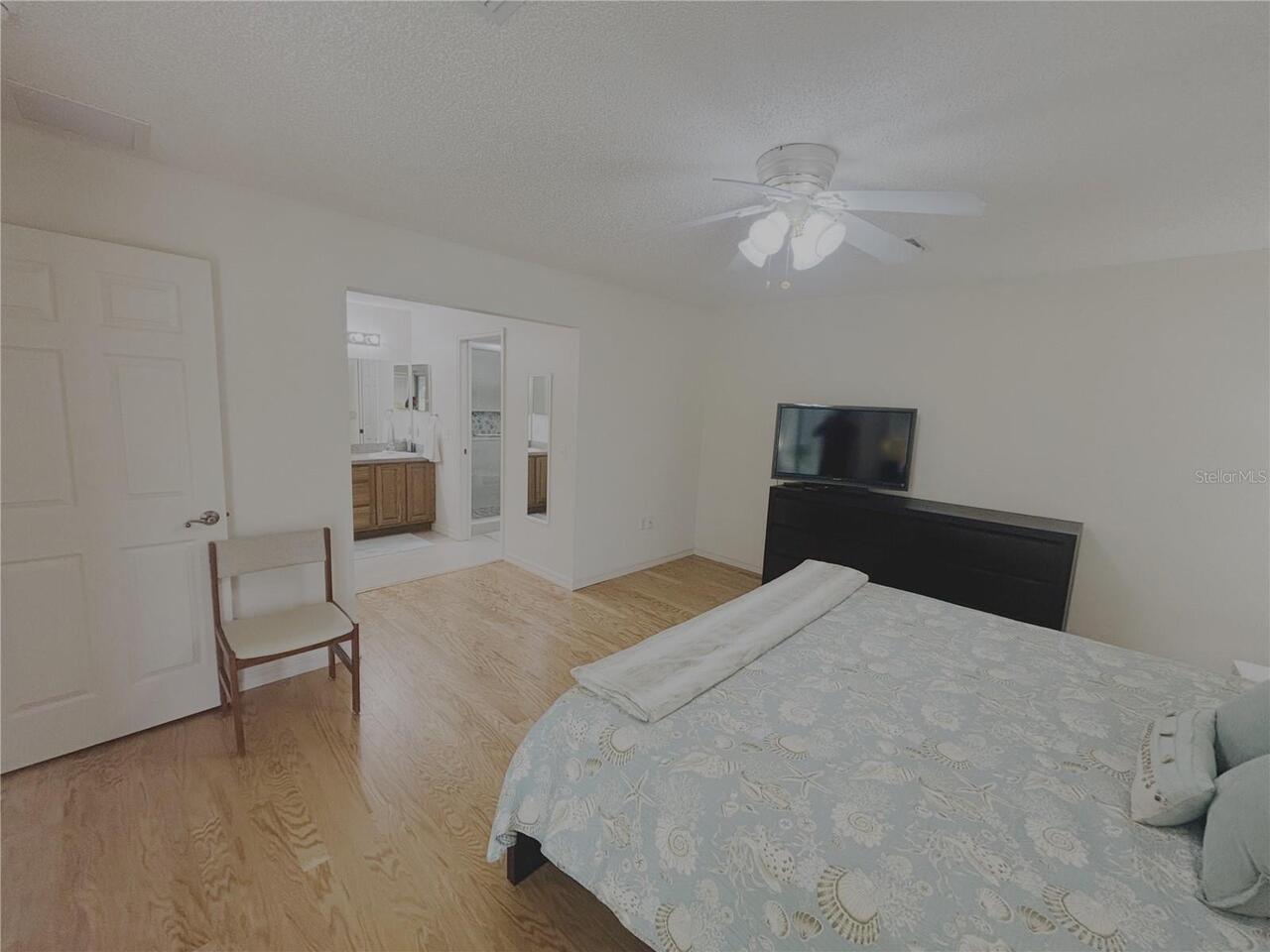 Listing Photo 14