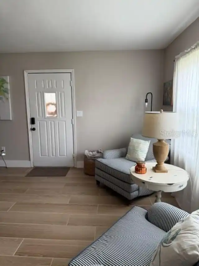 Listing Photo 8