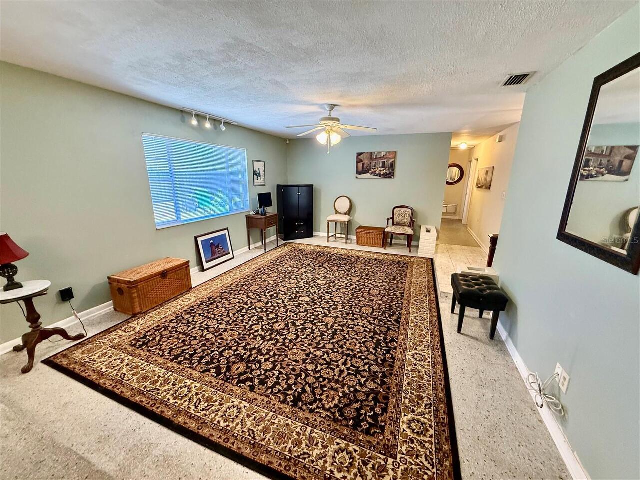 Listing Photo 11