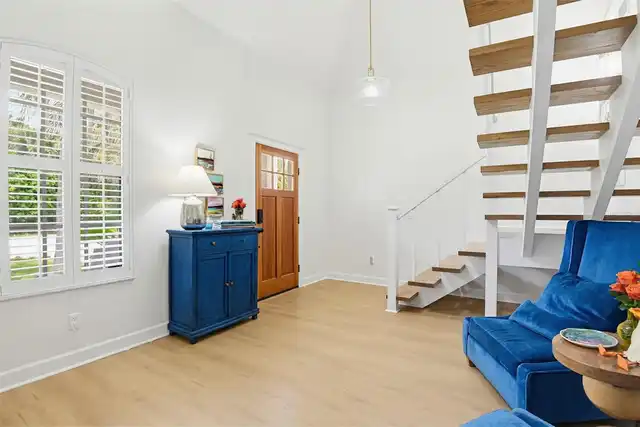 Listing Photo 14