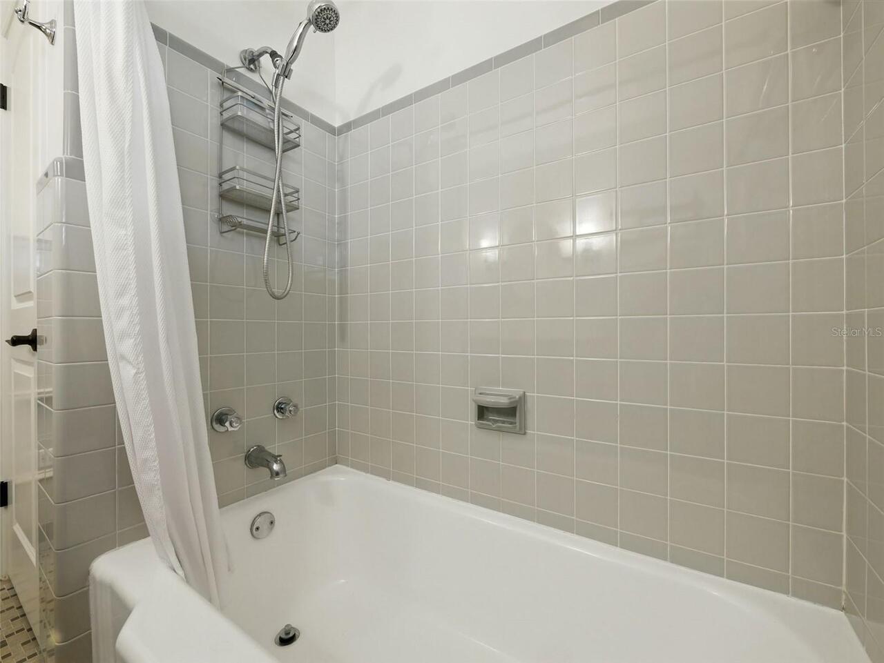 Listing Photo 18