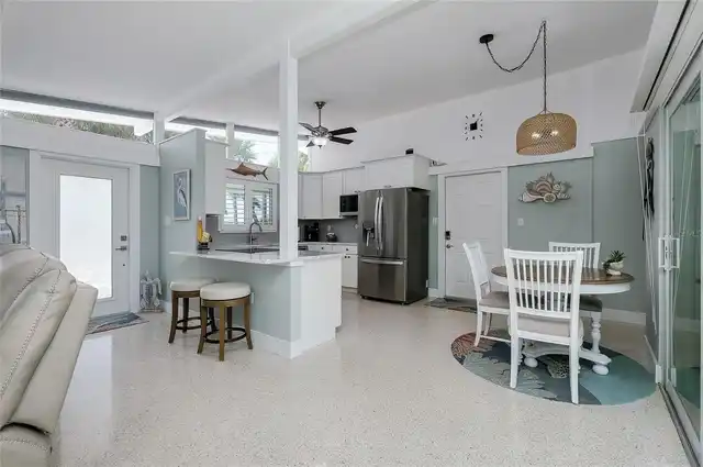 Listing Photo 14