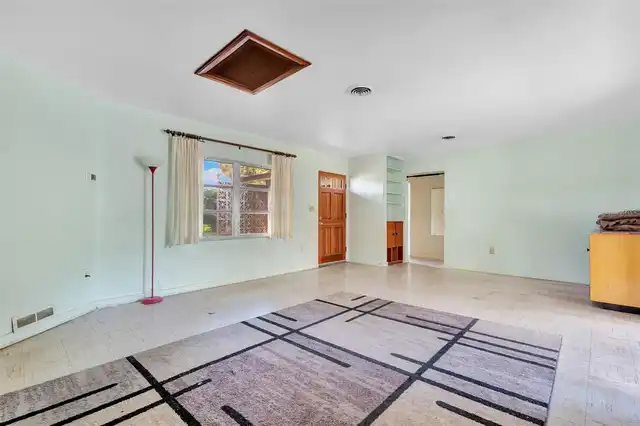 Listing Photo 6