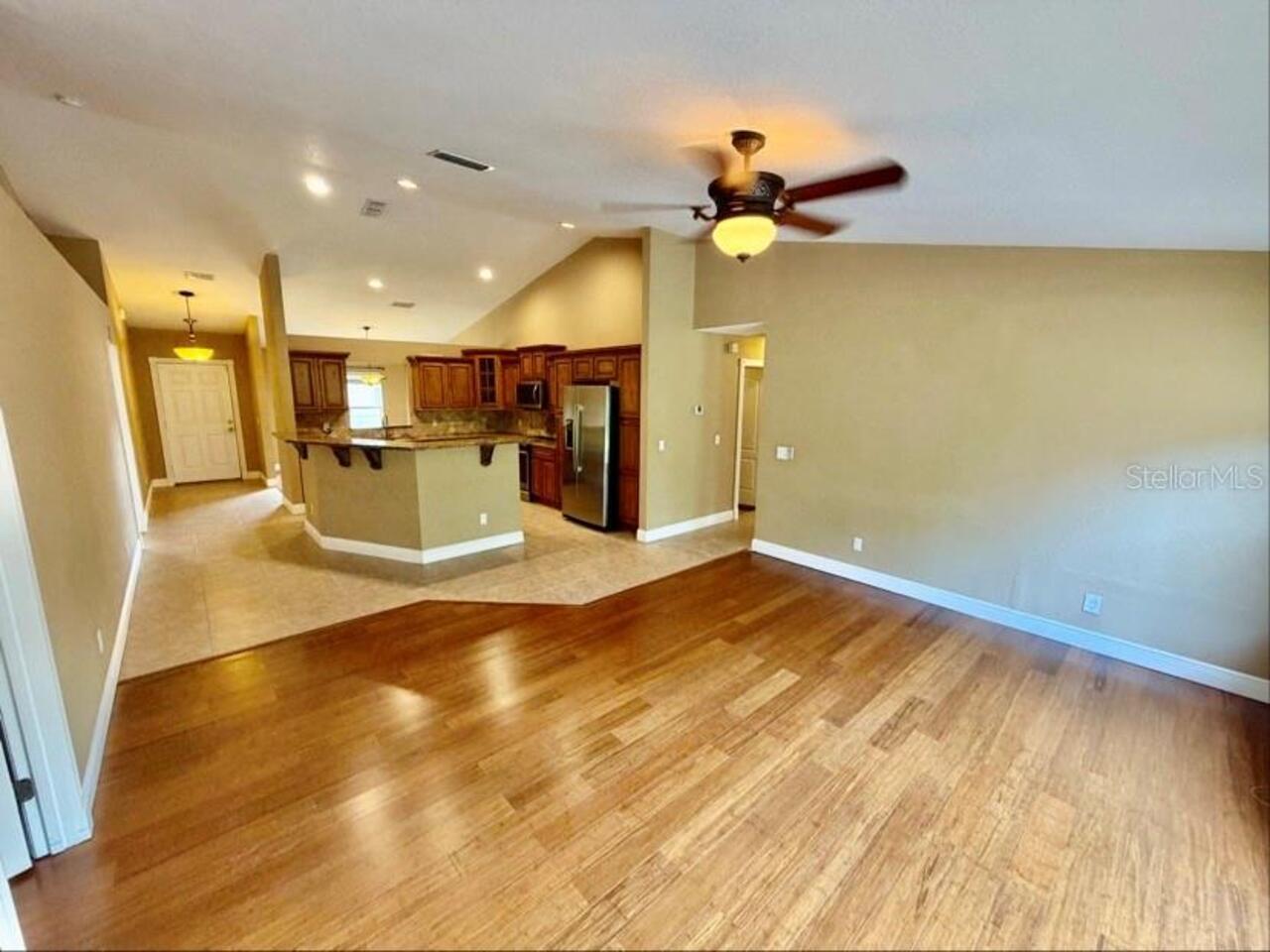 Listing Photo 8