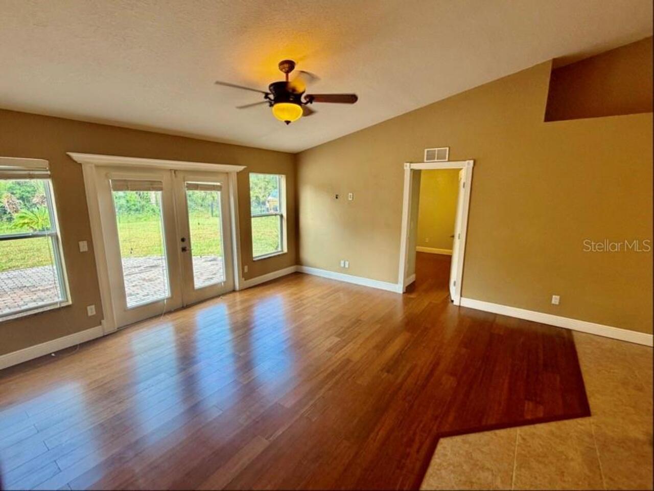 Listing Photo 10