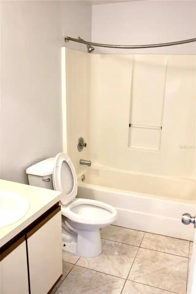 Listing Photo 9
