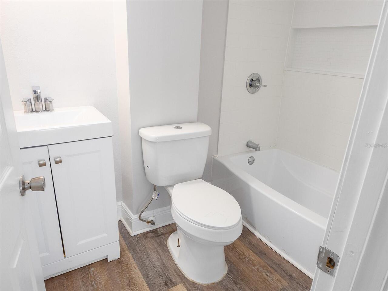 Listing Photo 9