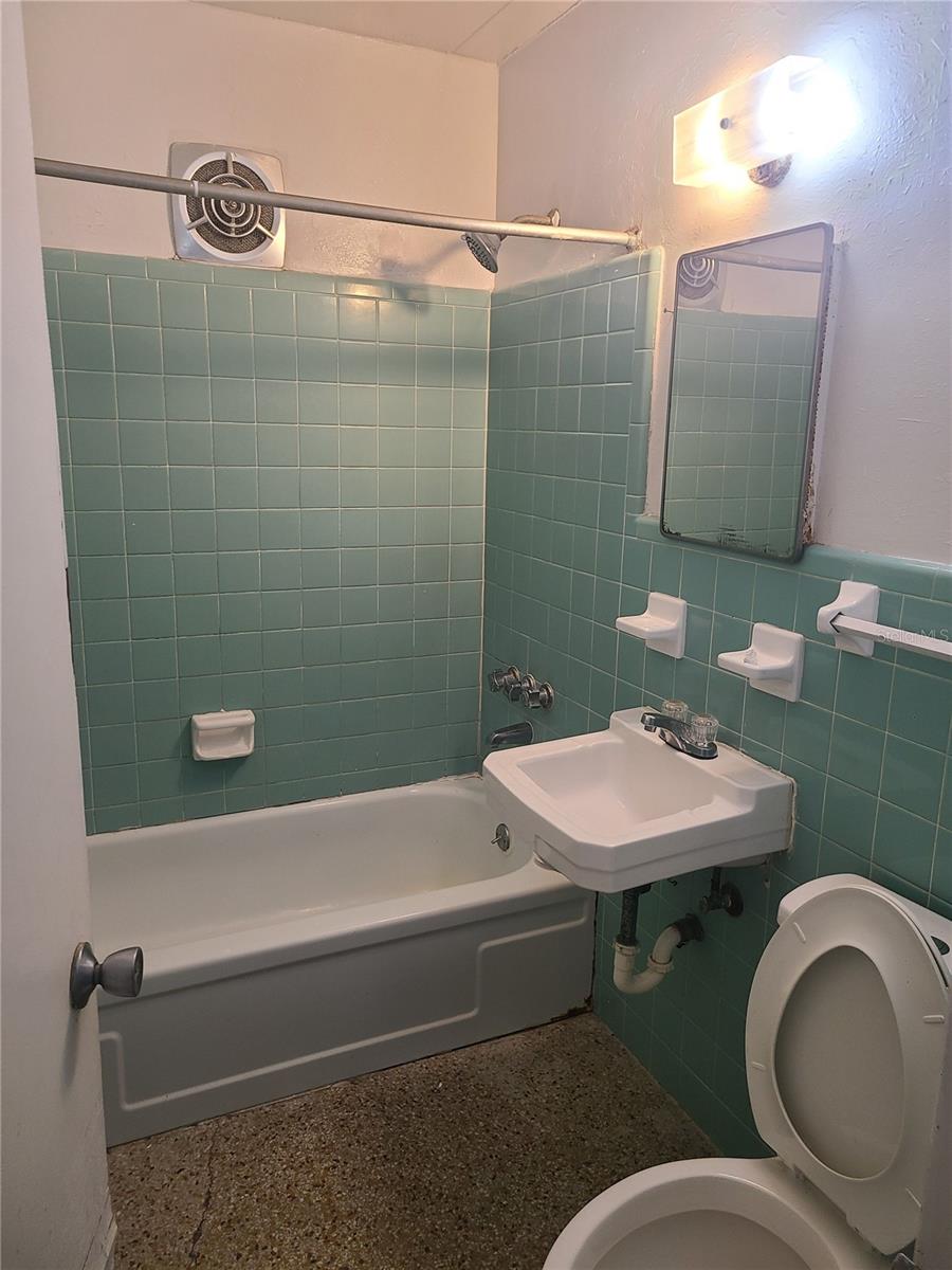 Listing Photo 10