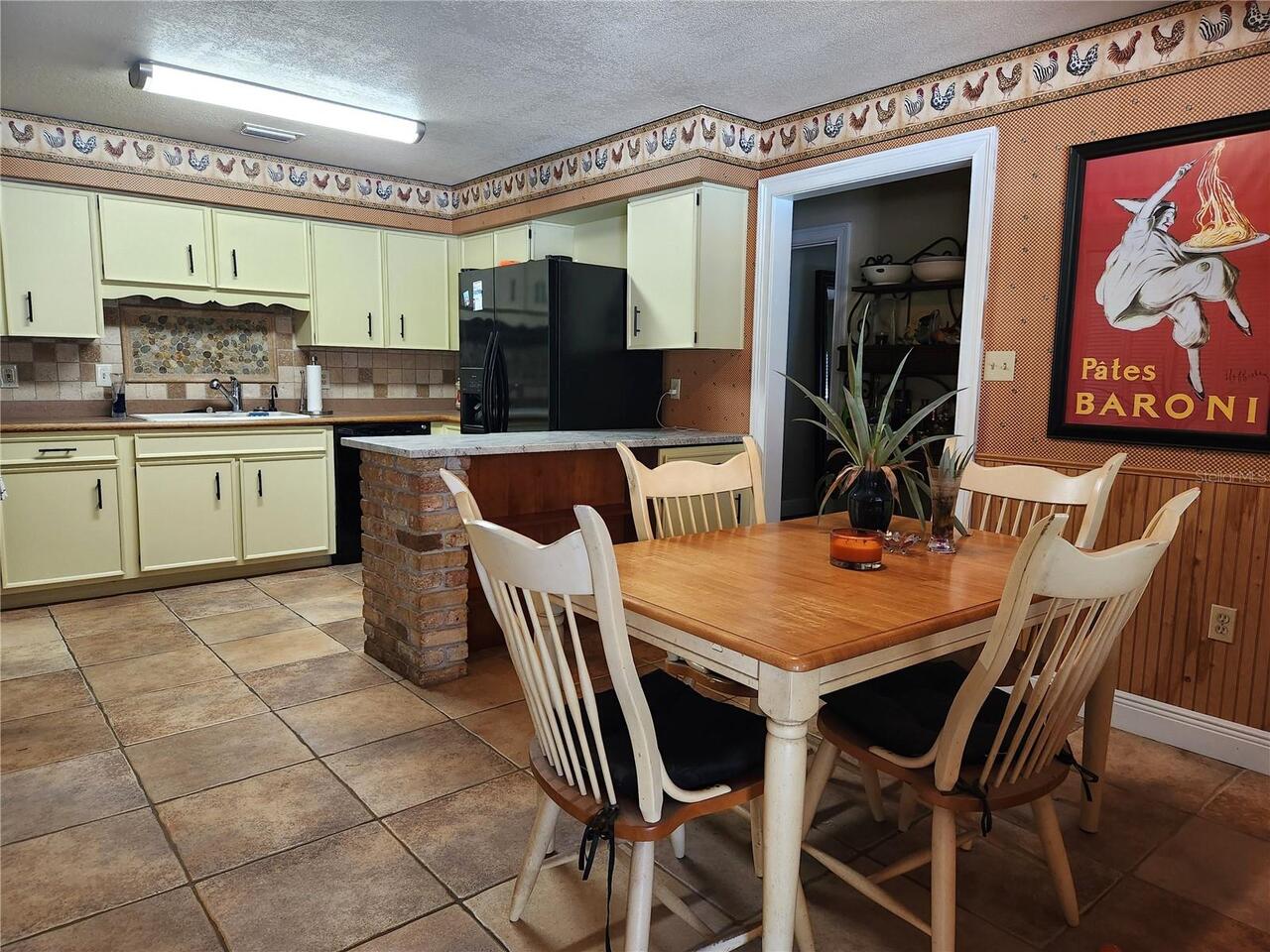 Listing Photo 11