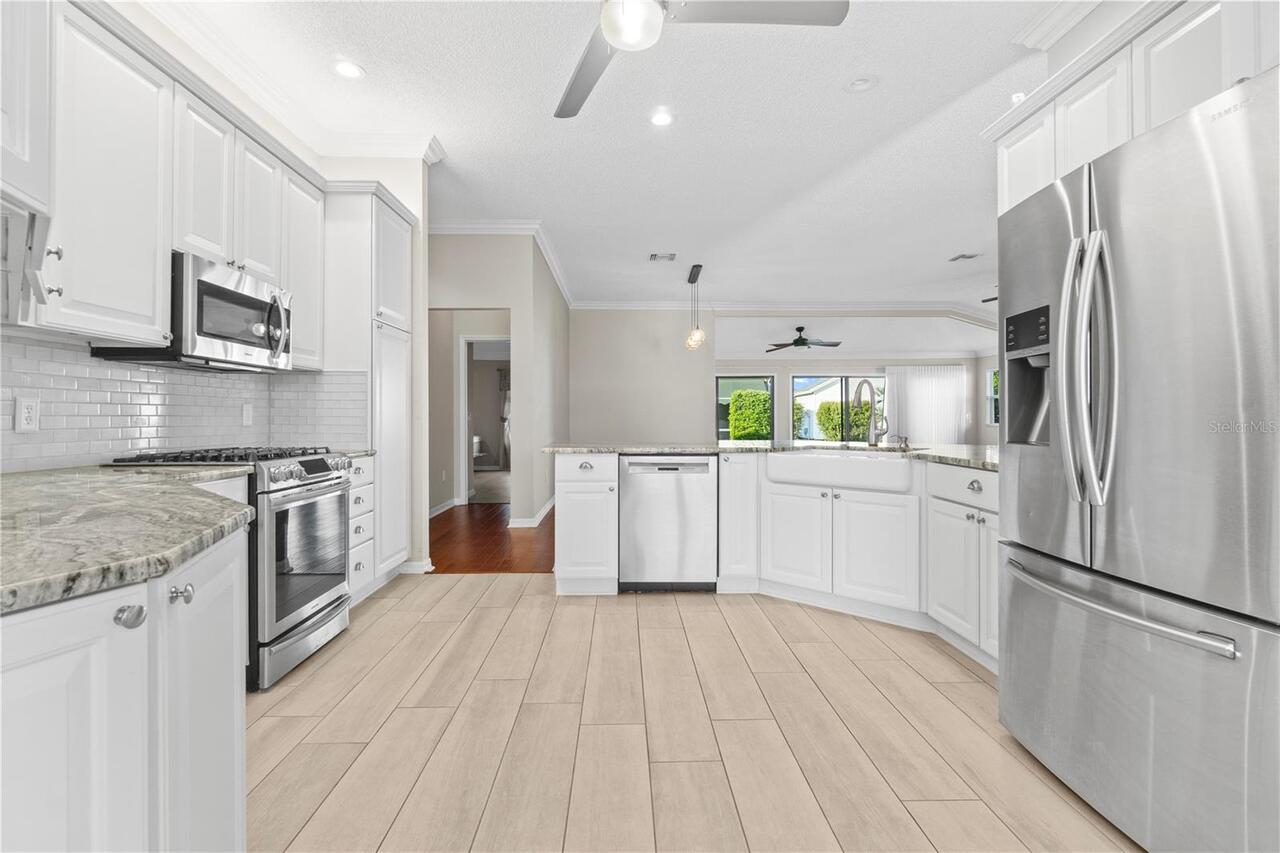 Listing Photo 11