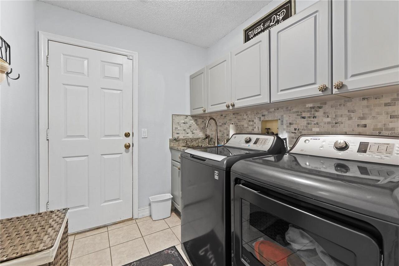 Listing Photo 12