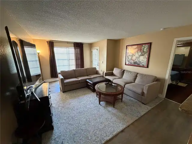 Listing Photo 7