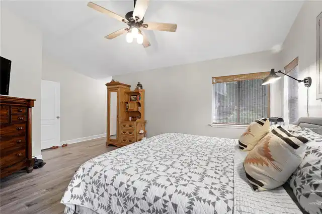 Listing Photo 15