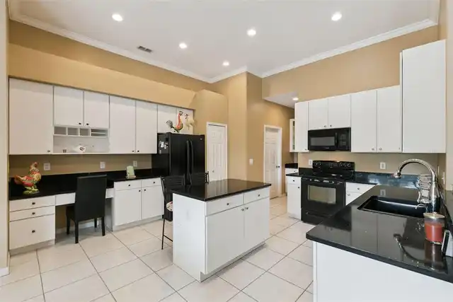 Listing Photo 16